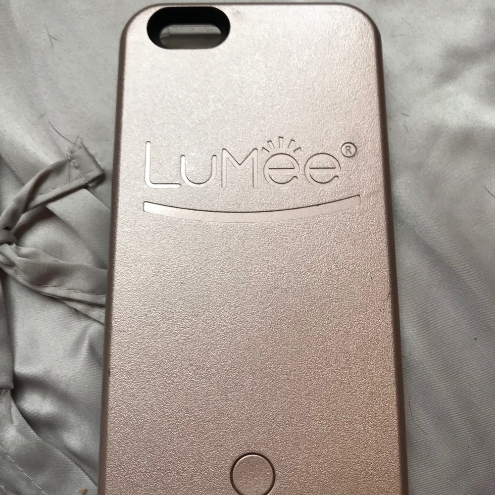 Lumee illuminating light case with charger